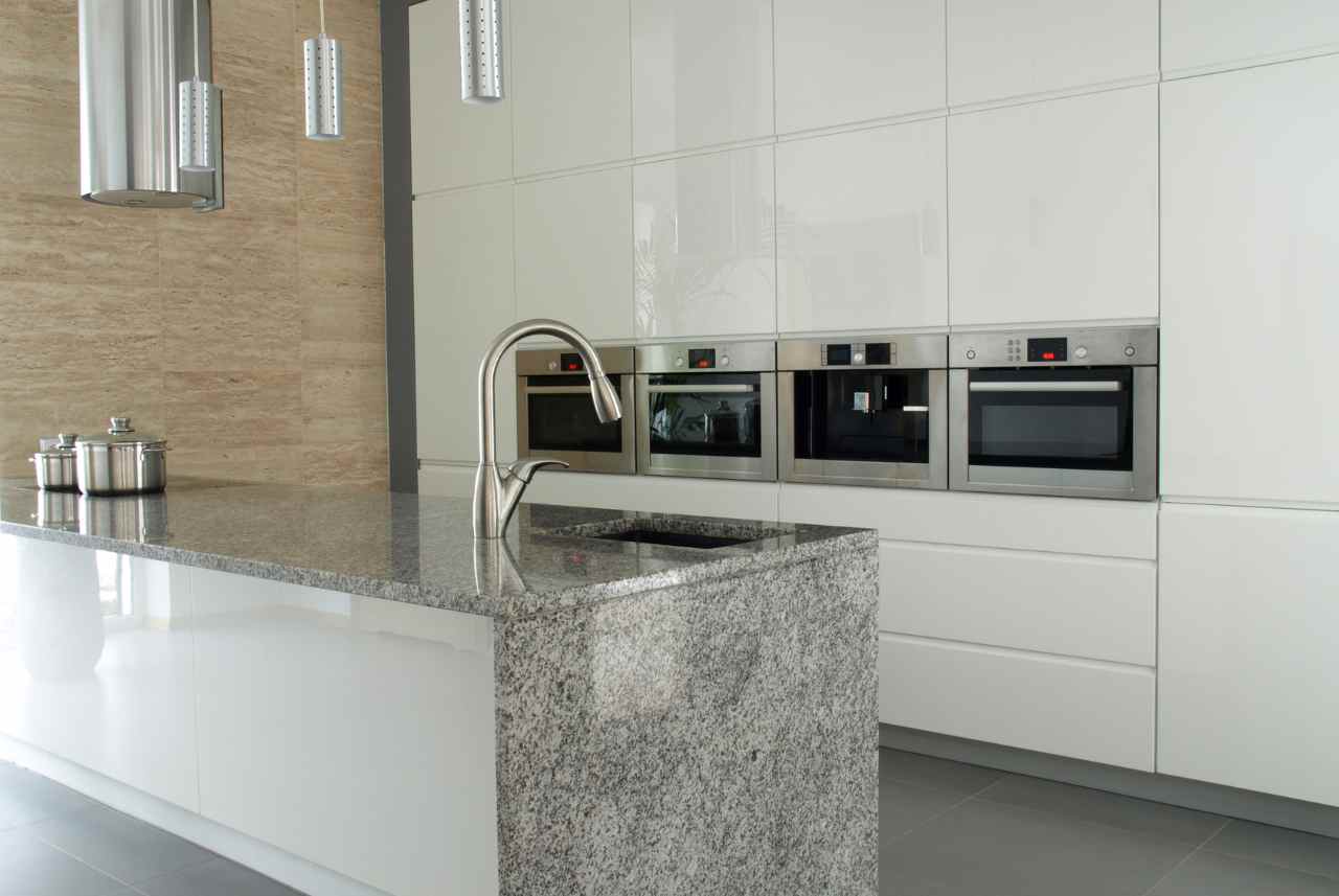 Elegant granite countertop in a Milwaukee kitchen Elegant granite countertop in a Milwaukee kitchen Elegant granite countertop in a Milwaukee kitchen Elegant granite countertop in a Milwaukee kitchen