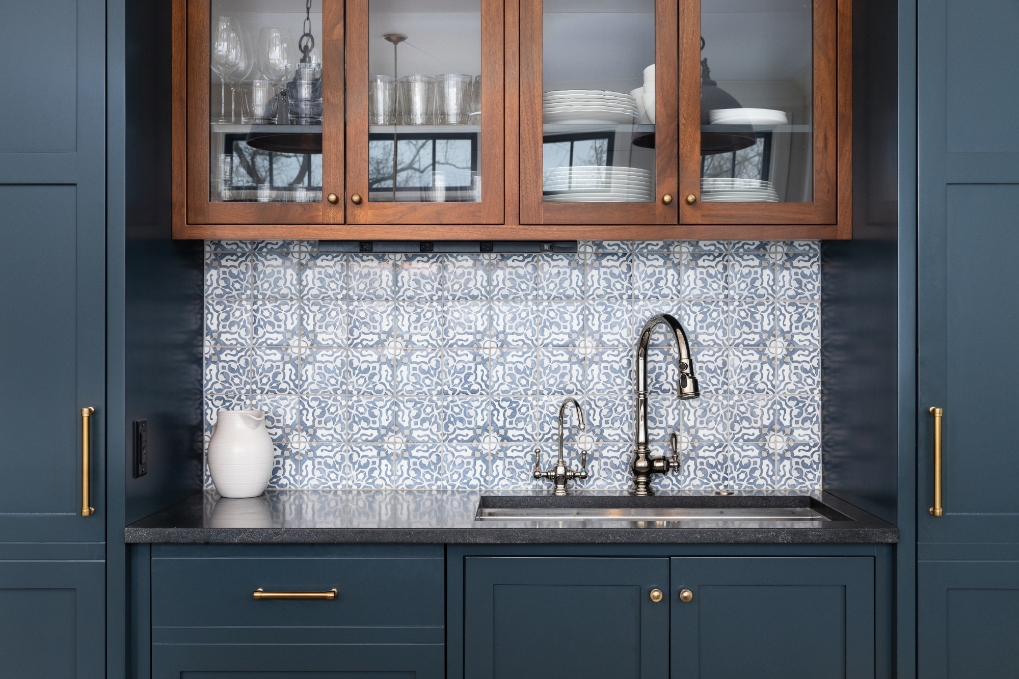 custom cabinets vs prefabricated cabinets in waterford wi