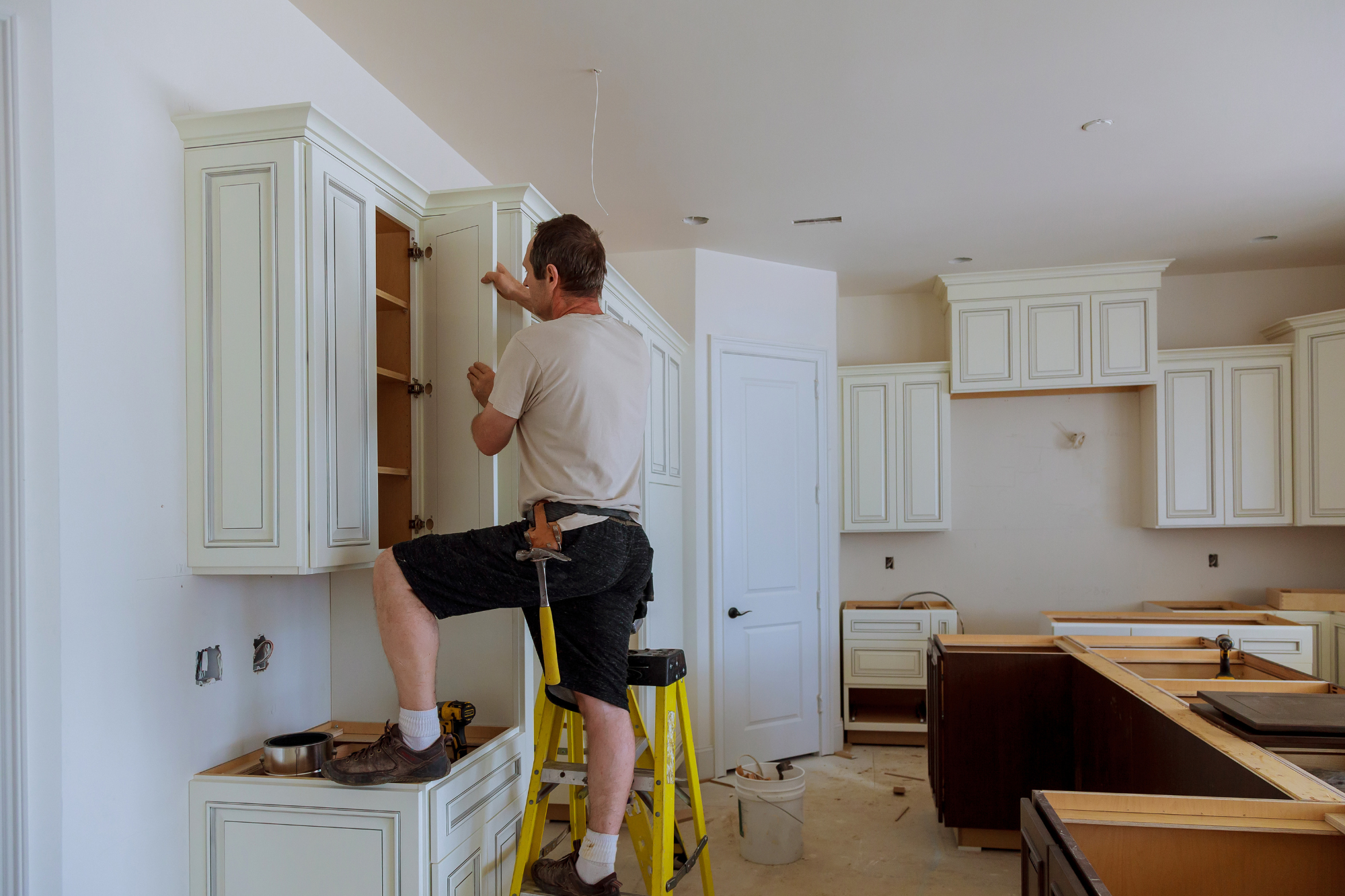 custom cabinet maker making custom cabinets in waterford wi